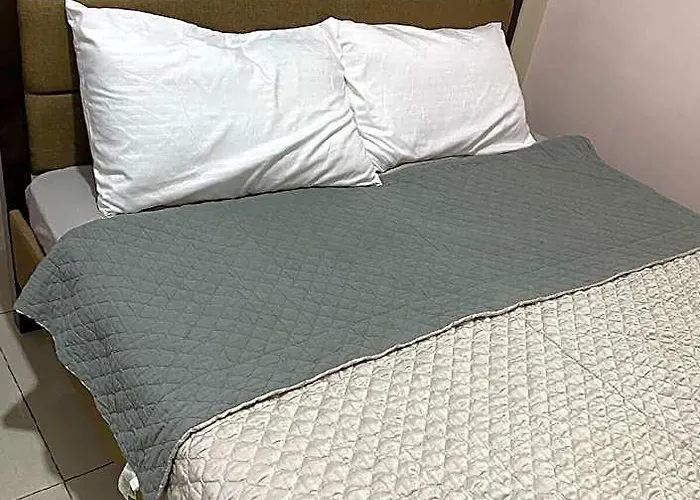 Hotel Lavish One Bedroom Unit