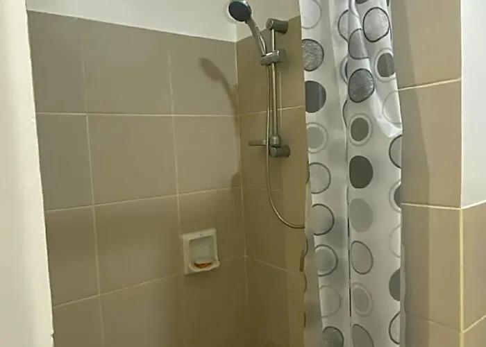Lavish One Bedroom Unit Hotel 2*